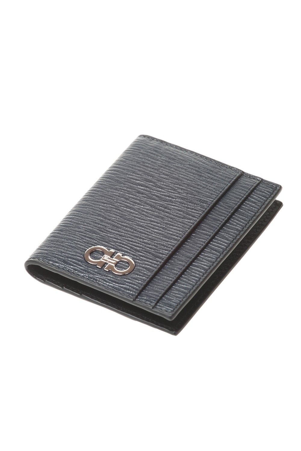 shop SALVATORE FERRAGAMO  Portacarte: Salvatore Ferragamo porta carte di credito Gancini in pelle di vitello martellato.
Interni in tonalità a contrasto.
Struttura con fessure sia all'interno che all'esterno.
Ornamento Gancini in finitura palladio sul davanti.
Dimensioni: Altezza 9.5 cm, Lunghezza 16 cm.
Composizione: 100% pelle di vitello.
Fabbricato in Italia.. 660371 REVIVAL-001744864BLU/NERO number 9649890
